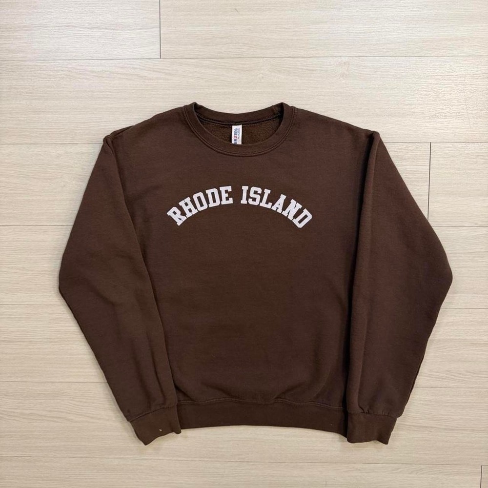 Rhode Island Brown Script Crewneck Sweatshirt Mens Size Small
